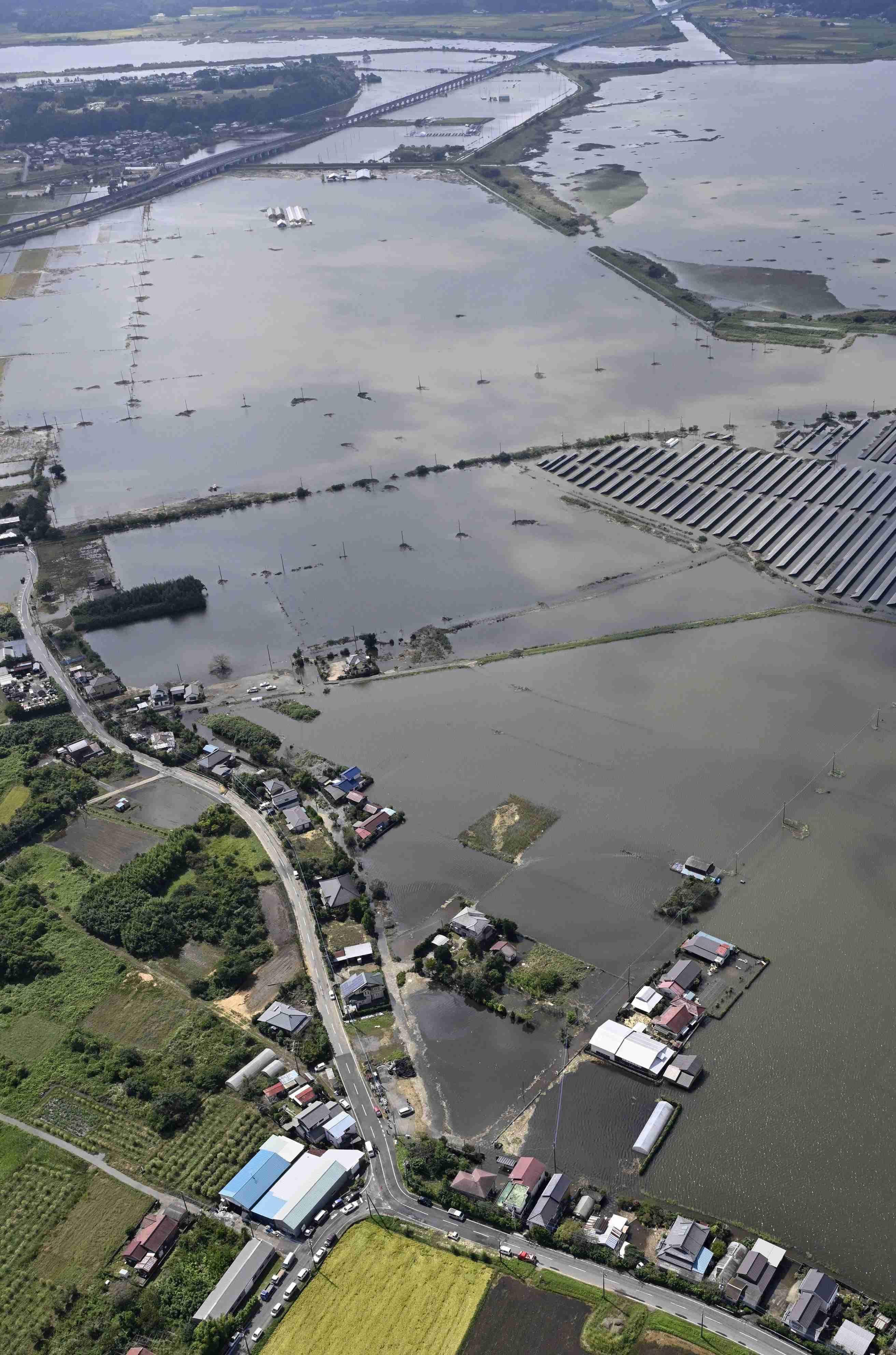 台風25号、13人死亡2人不明　発生1週間、4千世帯で停電続く|47NEWS（よんななニュース）