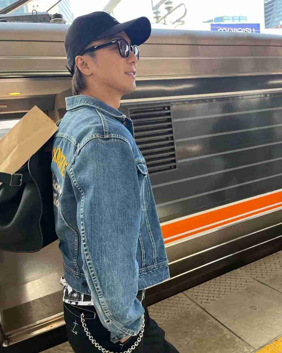 「今どきタトゥーで騒ぎすぎ」3児の父・TAKAHIRO、二の腕に〝がっつりタトゥー〟…スタジオ姿に「ファッションアイテム」「芸能人だしね」の声：「おっ！」でつながる地元密着のスポーツ応援メディア 西スポWEB OTTO!