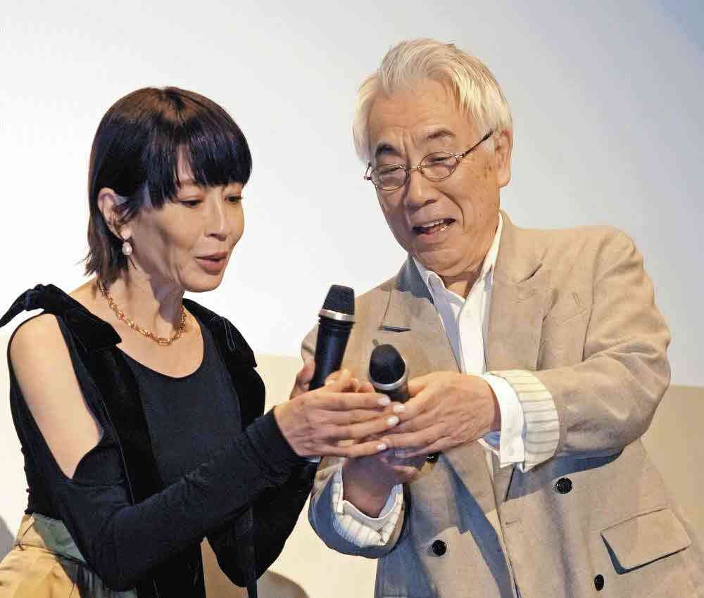 「別人かと」宮沢りえ、雰囲気ガラリの近影に驚き タトゥー丸出し“肩紐ずり落ち”ドレスから一転