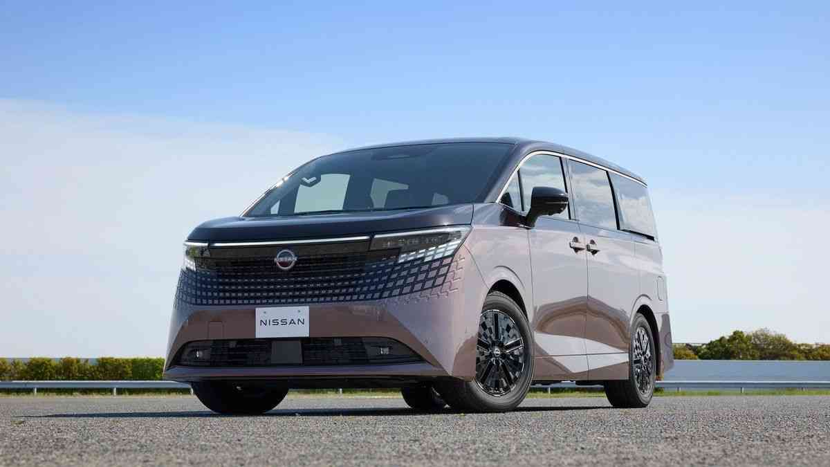 新車はハイブリッドばかり…なぜ純ガソリン車は次々と廃止されるのか？ その裏にある｢2030年問題｣とメーカーの思惑 | ビジネス | 東洋経済オンライン