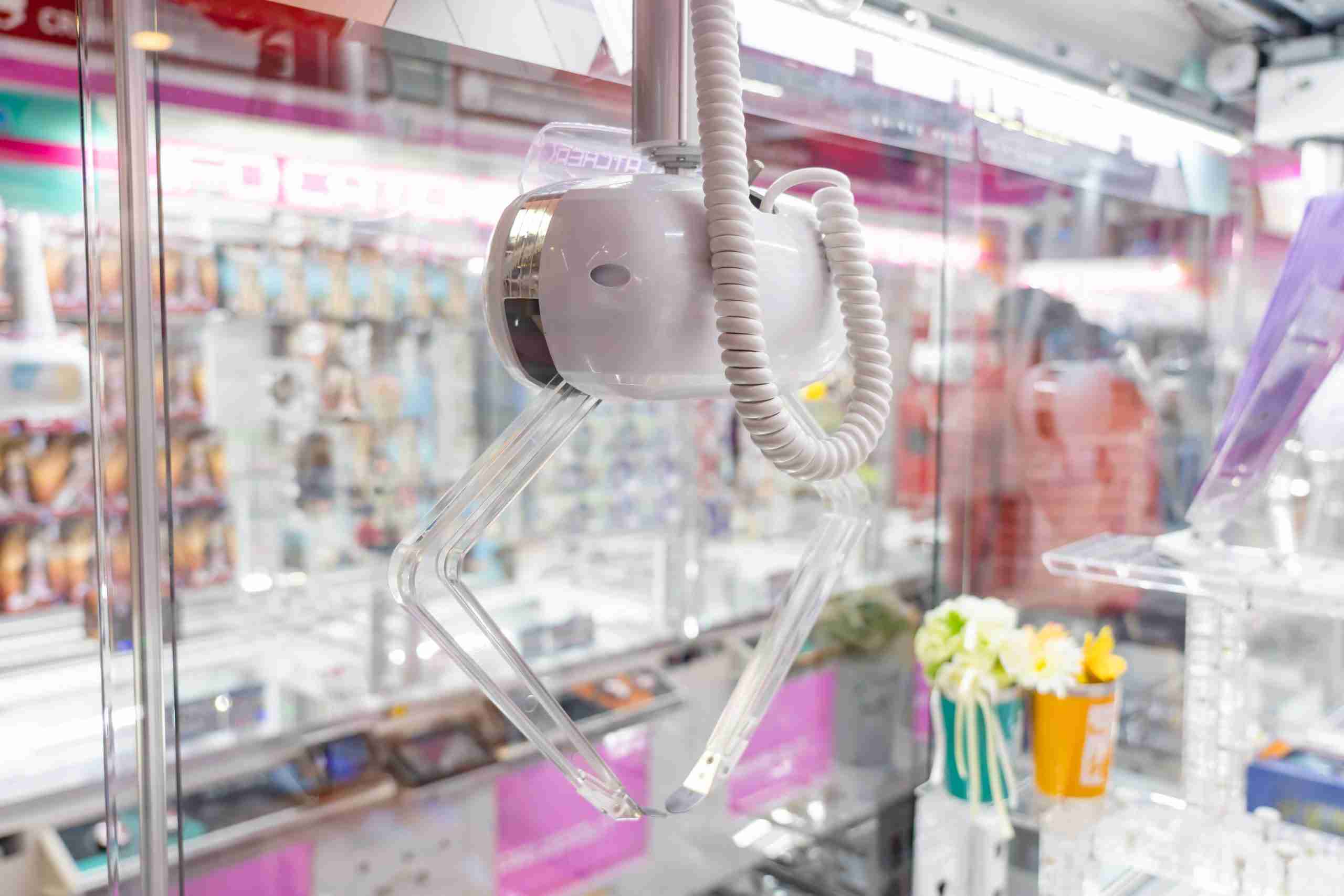         景品は食品や日用品！クレーンゲームが「スーパー化」で売上10倍の店舗も。業績好調の裏に“1円パチンコの影”  |  日刊SPA!    