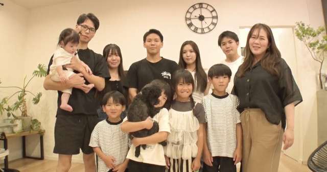 11人家族の14歳差夫婦、ラブラブぶりを子どもたちが証言「ママとパパで2人でお風呂に入る」「なんかずっとくっついとる」（マイナビニュース）｜ｄメニューニュース（NTTドコモ）