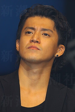 小栗旬、“フジのドラマには二度と出ない”の激怒 | デイリー新潮
