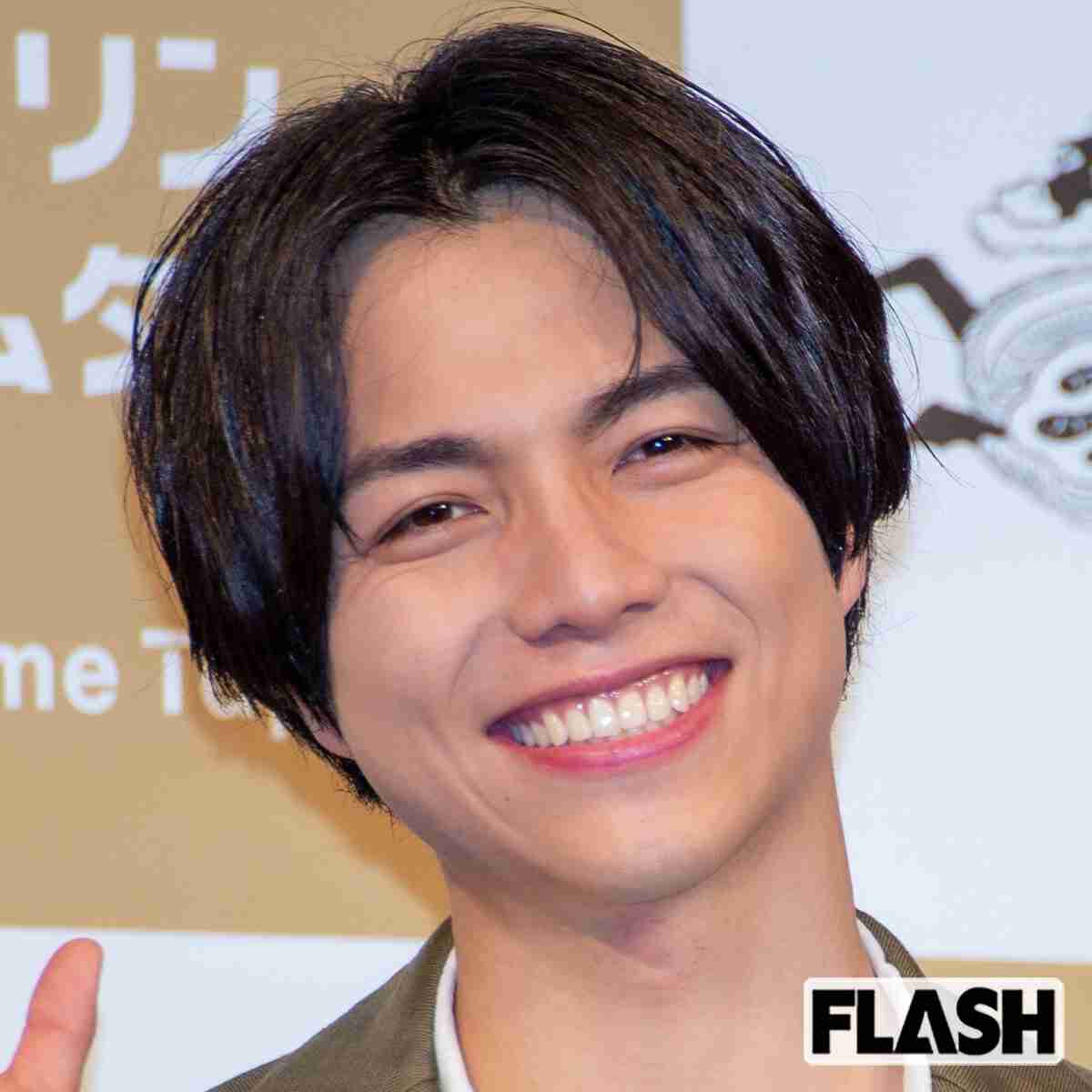 重岡大毅、舞台あいさつでの“異例”お見送りファンサに集まる「必死すぎ」指摘…結婚発表後の映画失速に危機感（SmartFLASH） - Yahoo!ニュース