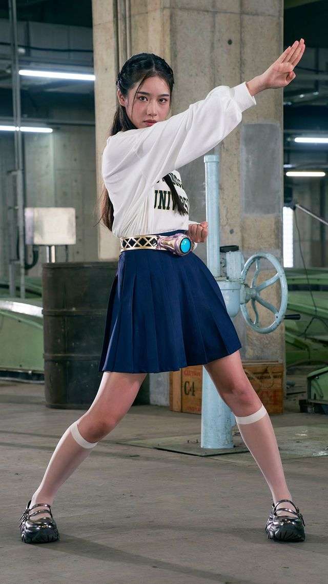 藤岡弘、の次女・天翔天音、“女性版”仮面ライダー1号に変身！長男・真威人に続く快挙