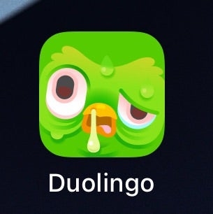 Duolingoのアイコン変更に「キモいフクロウ」「スマホ開くたびに萎える…」共感続出!?東大新学部では英語試験に採用という強烈ギャップ