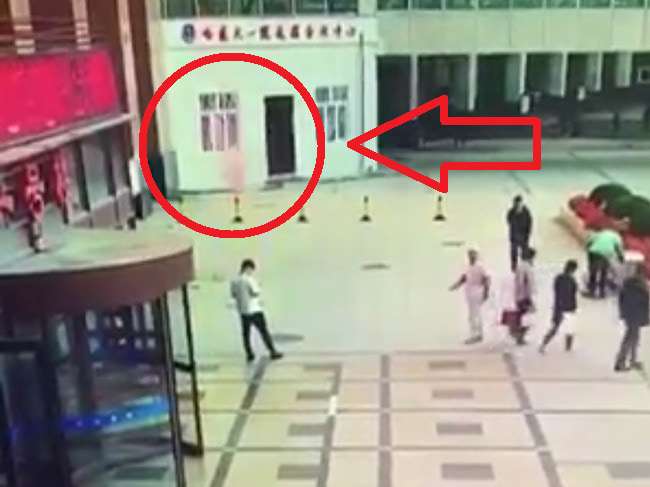 【衝撃映像】飛び降り自殺少女、地上にいた一般人を即死させる - ポッカキット