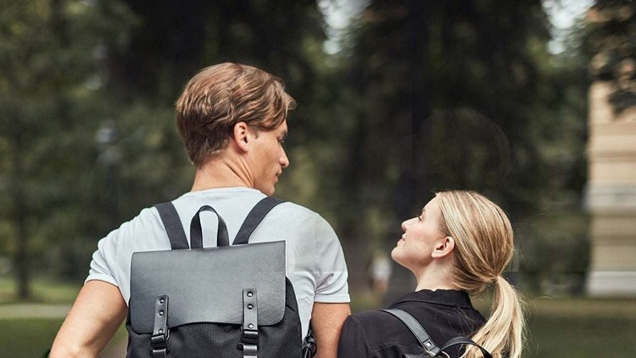 お見合いにリュックはアリかナシか？男性モデル多数登場！ | 結婚物語。ブログ