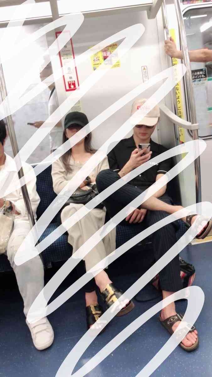 《腰にグッと手を回し…》清純派ホワイトドレスのエリカ様が“6時間はしご酒デート”でA.B.C-Z橋本良亮に見せた「少女のような笑顔」、“7歳差の恋”がはじまったきっかけとは