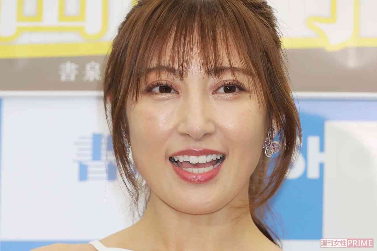 熊田曜子が13歳長女の服を着回したコーデに「お世辞抜きで高校生に見えた」「イタい」と賛否…シングルマザーとしての現在地 | 週刊女性PRIME