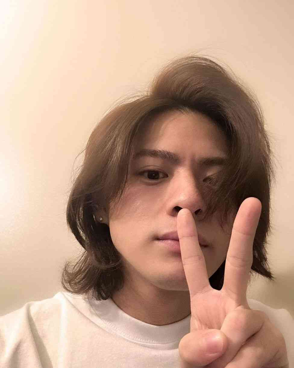 「田舎の新築買えるやん…」平野紫耀〝超高級腕時計〟にネット騒然「桁数え直した」「始球式より時計に目いっちゃう」「財力ある男カッコ良いー♡」：「おっ！」でつながる地元密着のスポーツ応援メディア 西スポWEB OTTO!