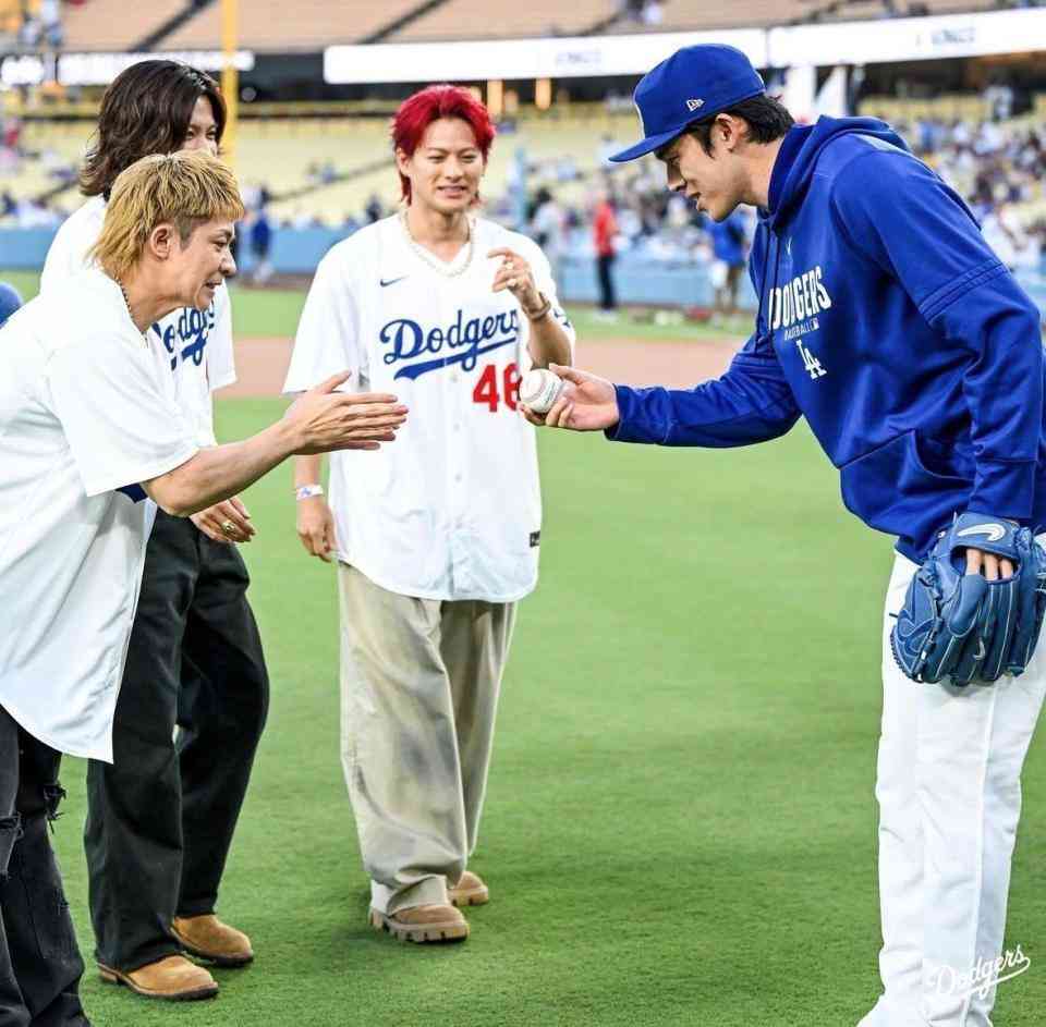 Number_i 岸優太が佐々木朗希相手に速球投げ込む　始球式でドジャースタジアムがどよめく　平野紫耀「すてきな経験」神宮寺勇太「うれしく思う」