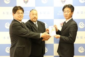 遺体の男性は腹部刺され失血死　搬送先で死亡の70歳男性が事件に関与か　閉店後の店に店主や知人ら11人　岐阜・本巣市ケーキ店5人死傷火災