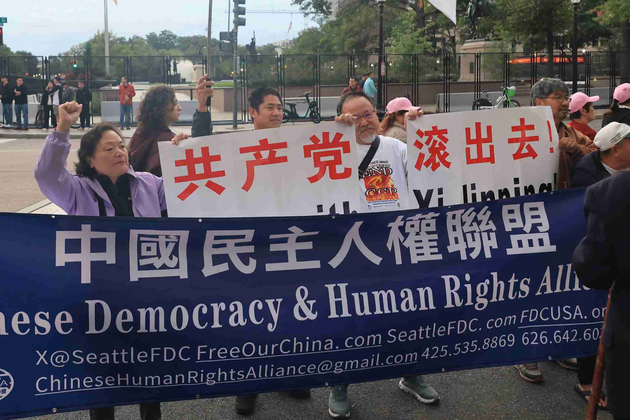 抗議する団体（時事通信） - Yahoo!ニュース