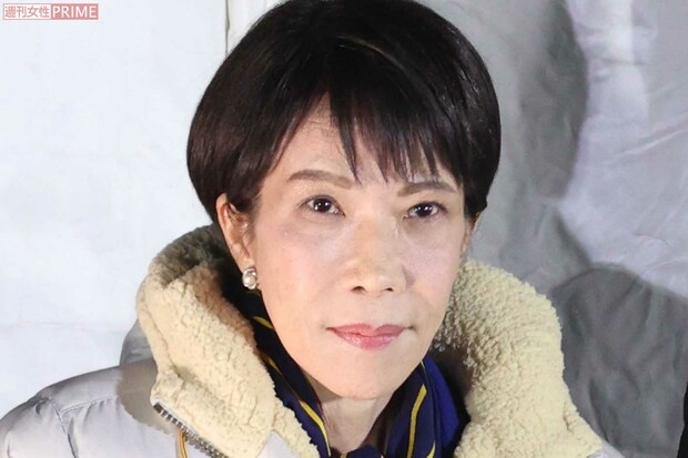 《結局、誰に手を振っている？》高市首相の“エアお手振り動画”で露呈した広報費の“お粗末な使い方”…世界的美術家も呆れ（週刊女性PRIME） - Yahoo!ニュース