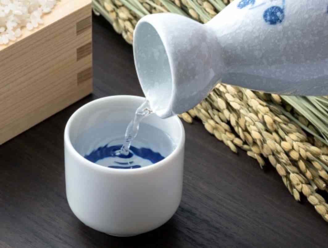 様々な作品のタイトルの一部を『飲んだくれ』にするトピ