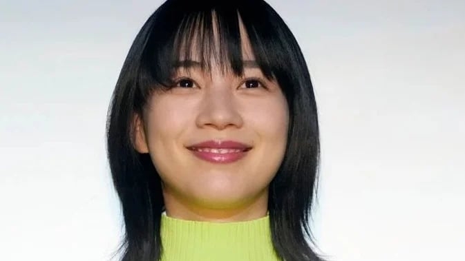「別人みたい」のん（33歳）さんの“激変ビジュアル”に「すごいオーラ」「ドキッとした」とファン驚き | マグミクス