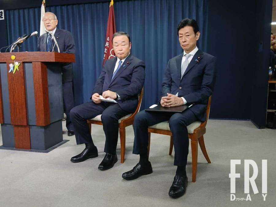 「13万円の高級ブランド靴」で記者会見に参加…自民・西村康稔氏に党内外から漂う“冷ややかな視線”
