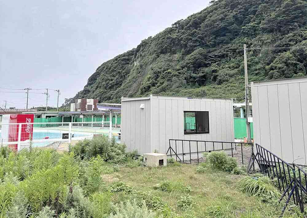 毎年解体、６年で７３００万円　鎌倉のプール仮設更衣室、市民が監査請求（カナロコ by 神奈川新聞） - Yahoo!ニュース