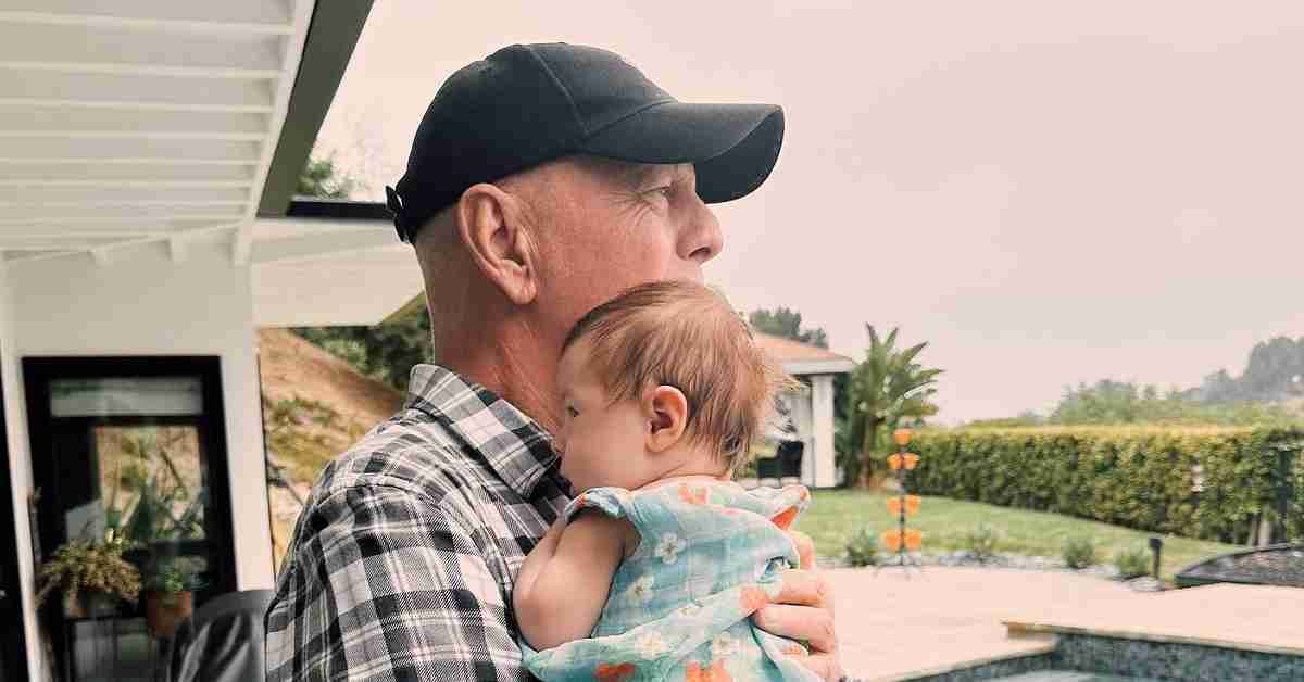 認知症で引退したブルース・ウィリス(71歳)の“近影”に「切ない」「いつまでもファンです」と反響